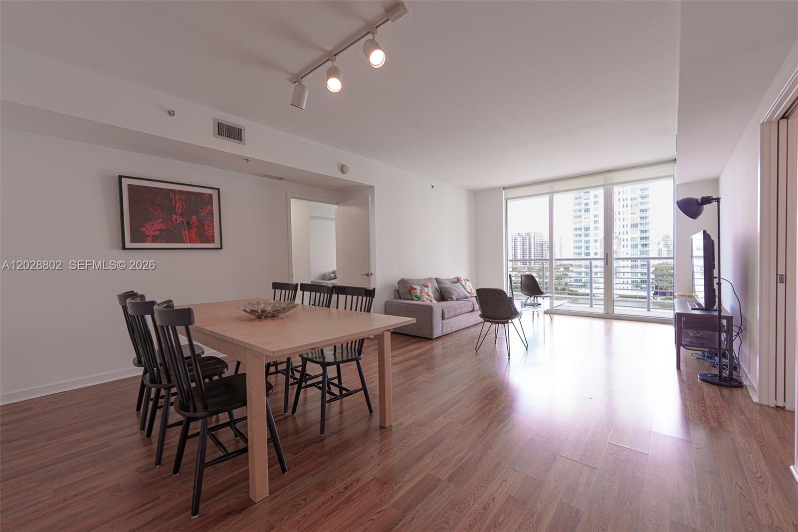 325 S Biscayne Blvd #821 Miami, FL 33131