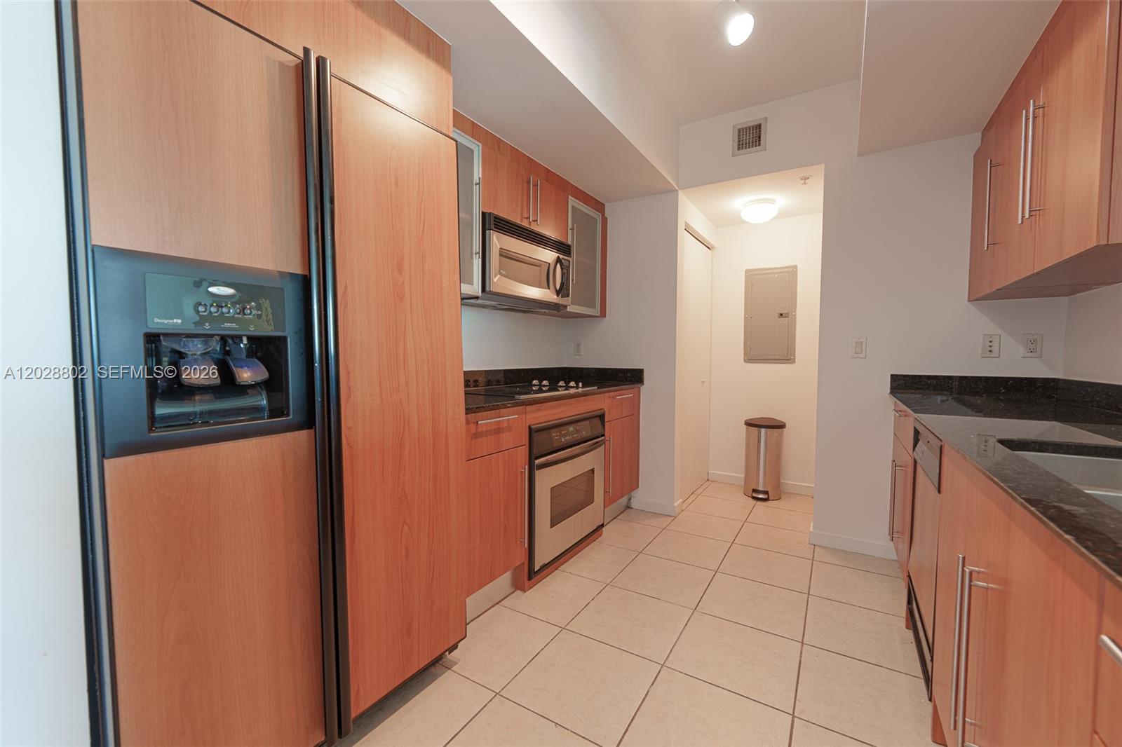 325 S Biscayne Blvd #821 Miami, FL 33131