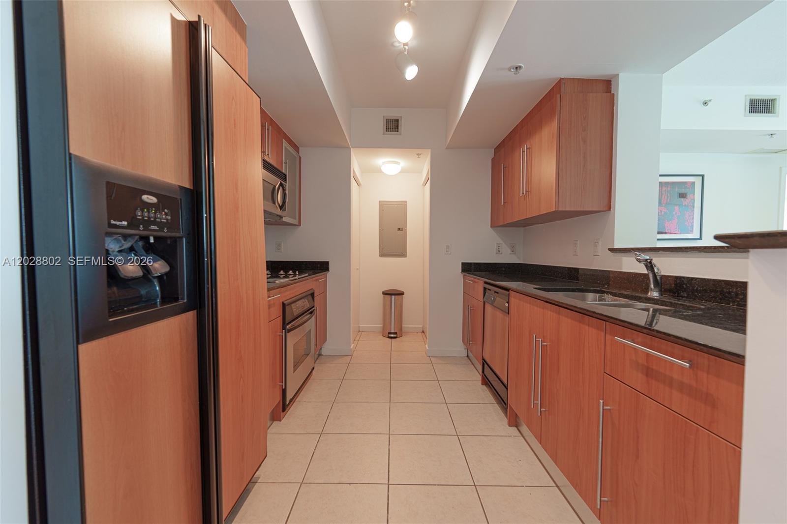 325 S Biscayne Blvd #821 Miami, FL 33131
