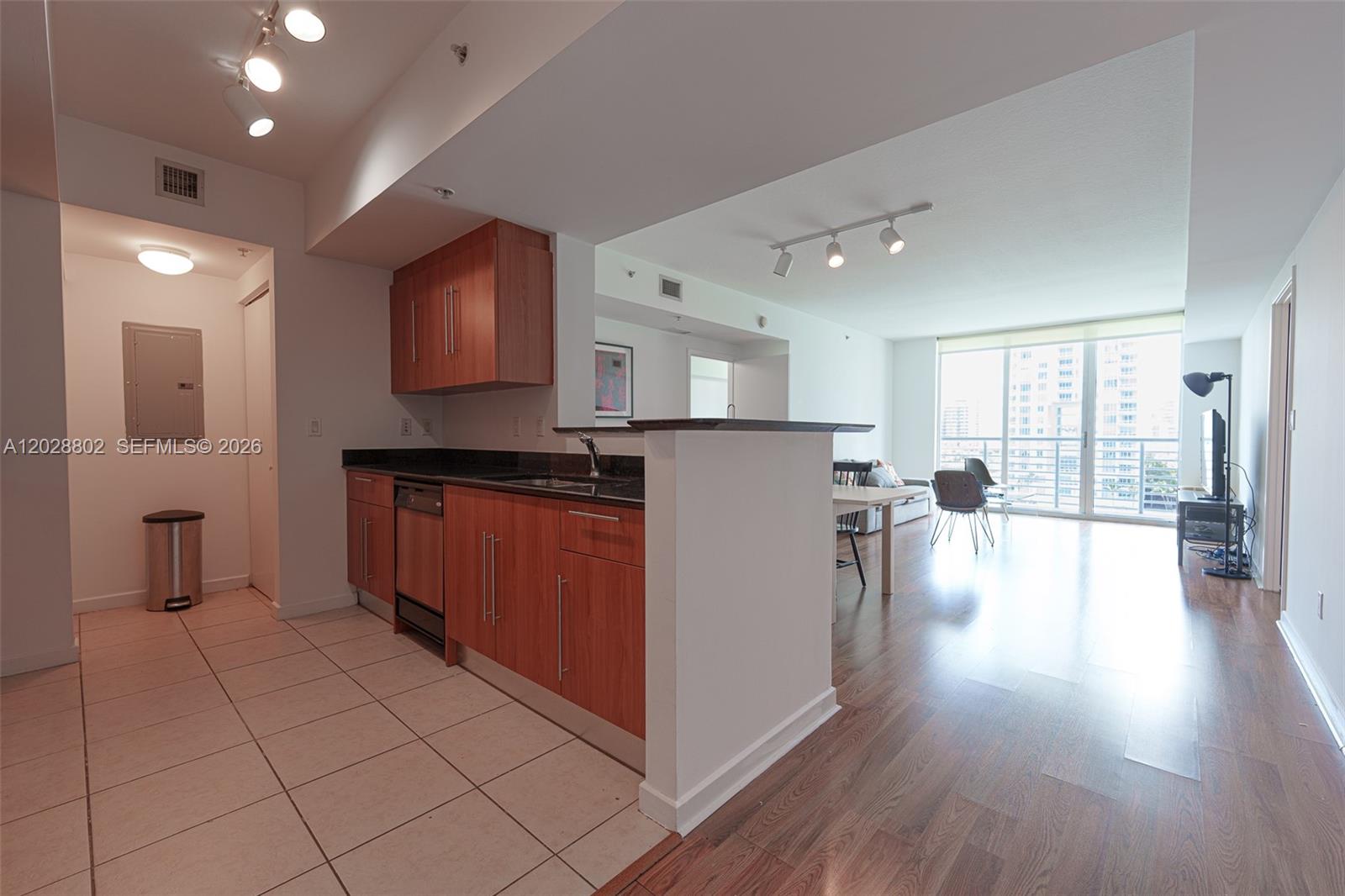 325 S Biscayne Blvd #821 Miami, FL 33131