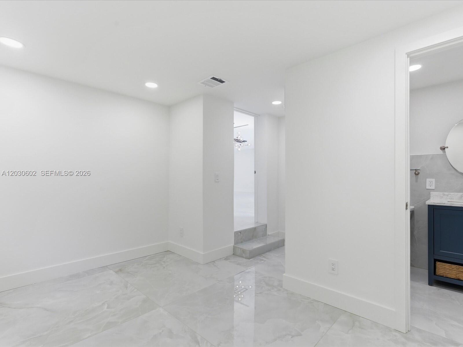 291 E Shore Dr E Miami, FL 33133