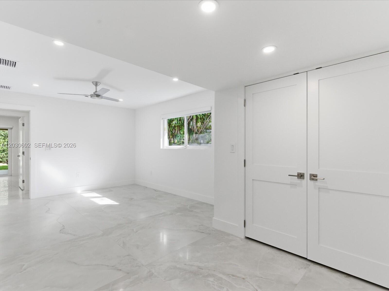 291 E Shore Dr E Miami, FL 33133