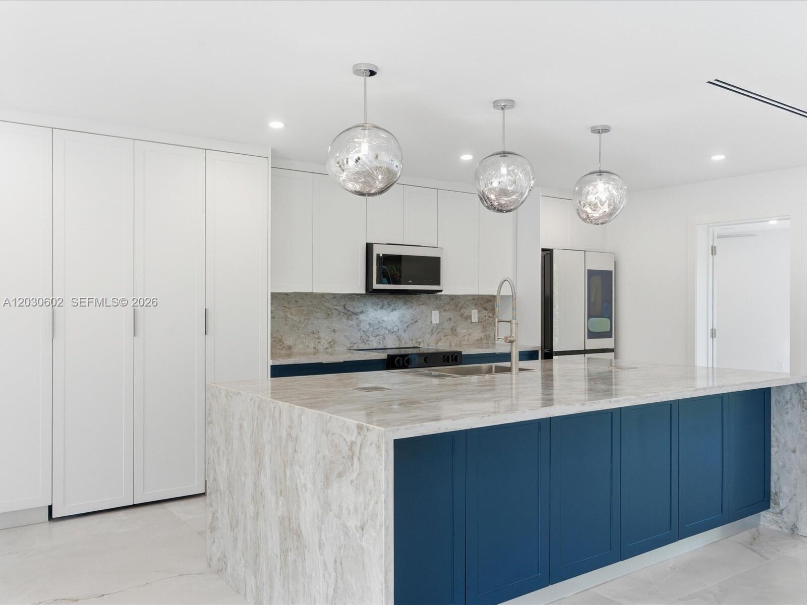 291 E Shore Dr E Miami, FL 33133