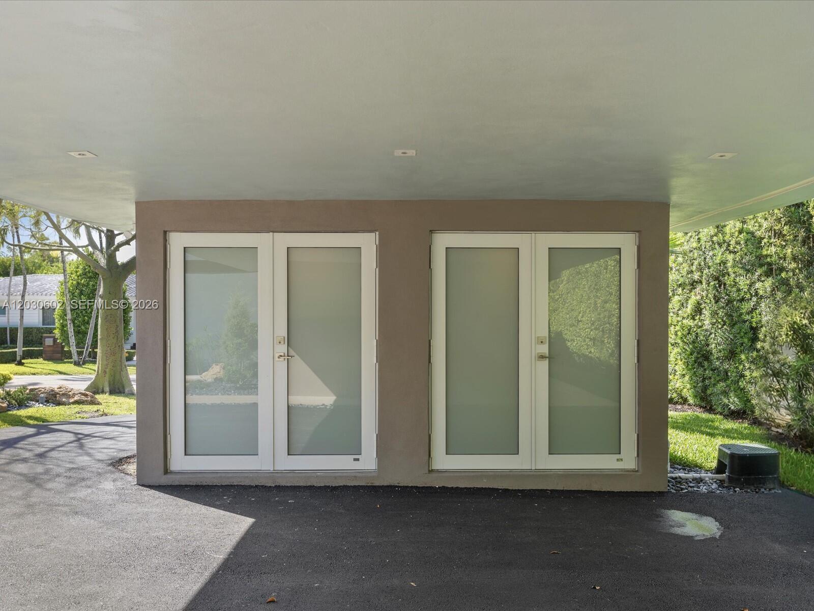 291 E Shore Dr E Miami, FL 33133