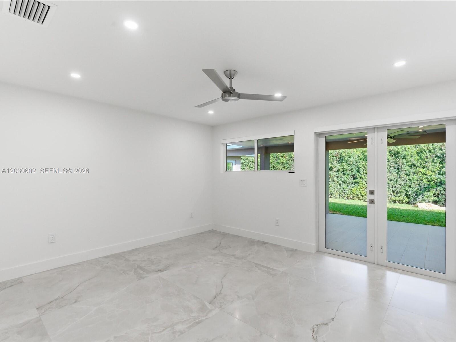 291 E Shore Dr E Miami, FL 33133