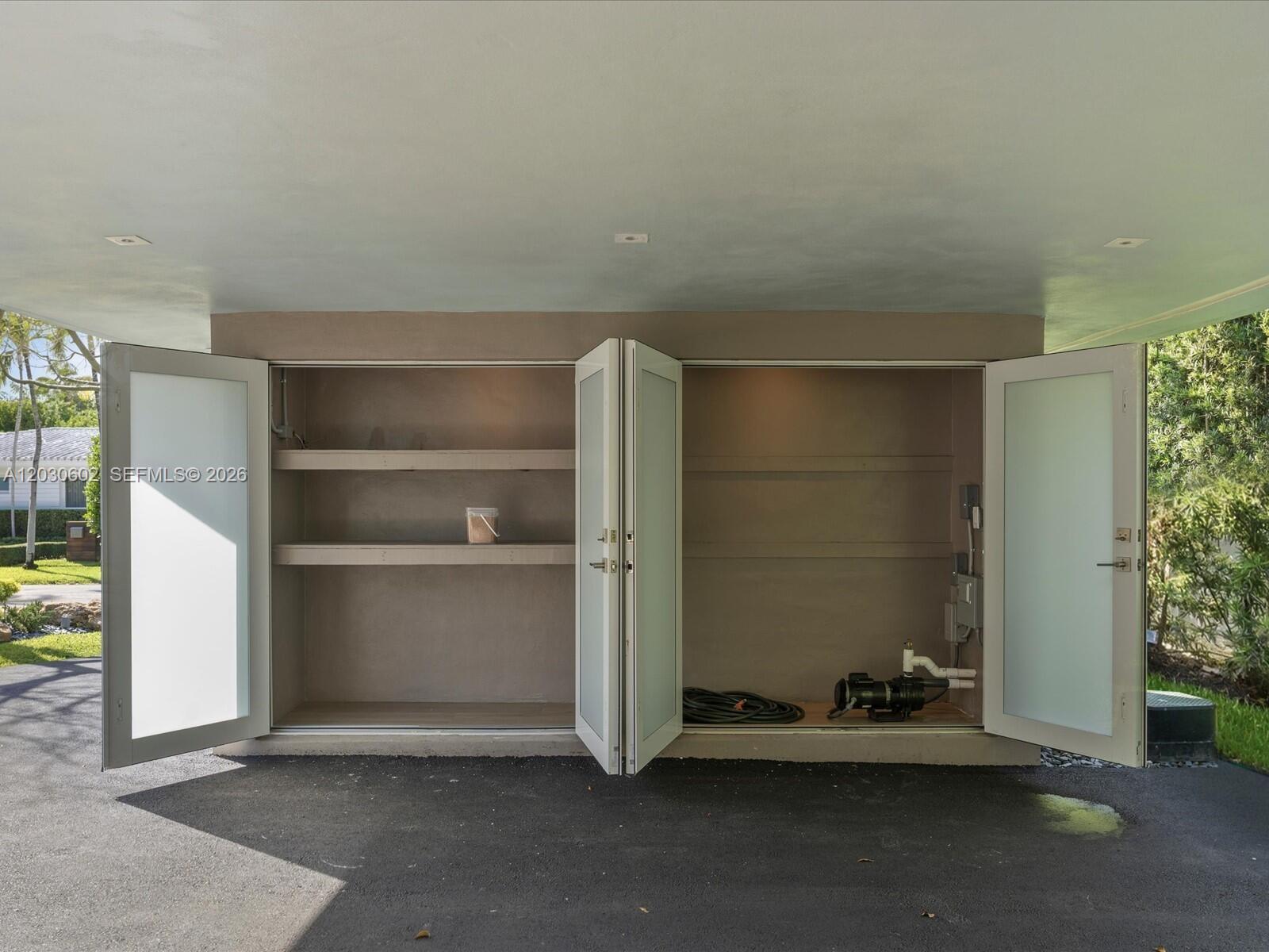 291 E Shore Dr E Miami, FL 33133