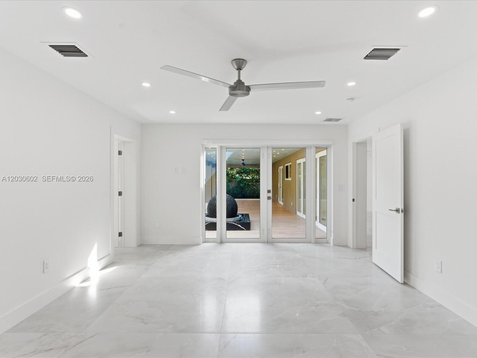 291 E Shore Dr E Miami, FL 33133