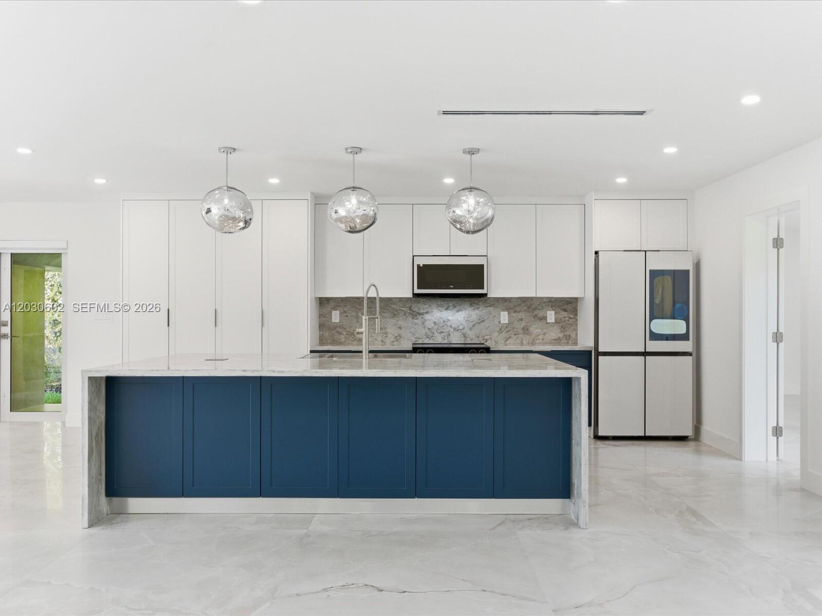 291 E Shore Dr E Miami, FL 33133