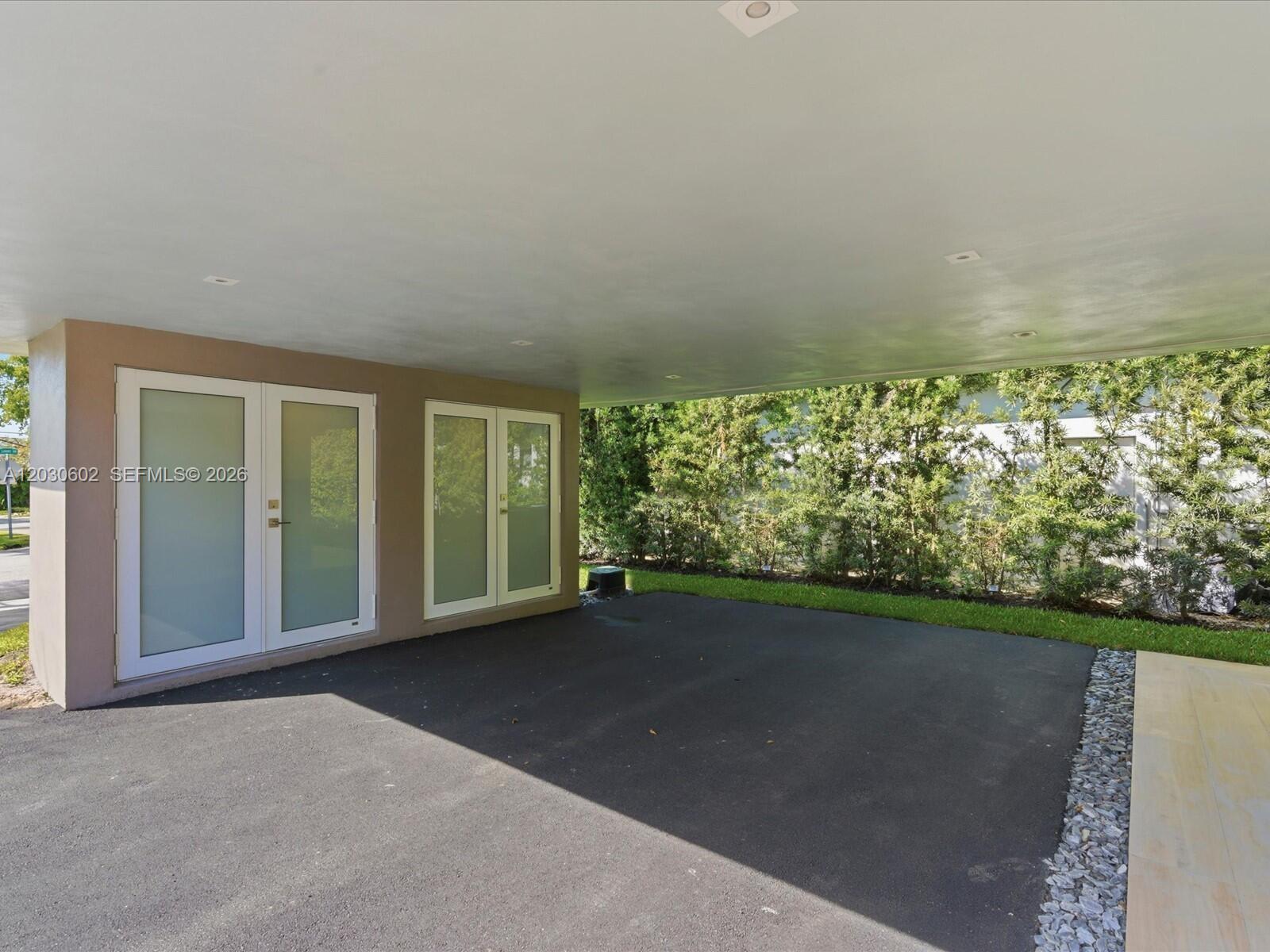 291 E Shore Dr E Miami, FL 33133