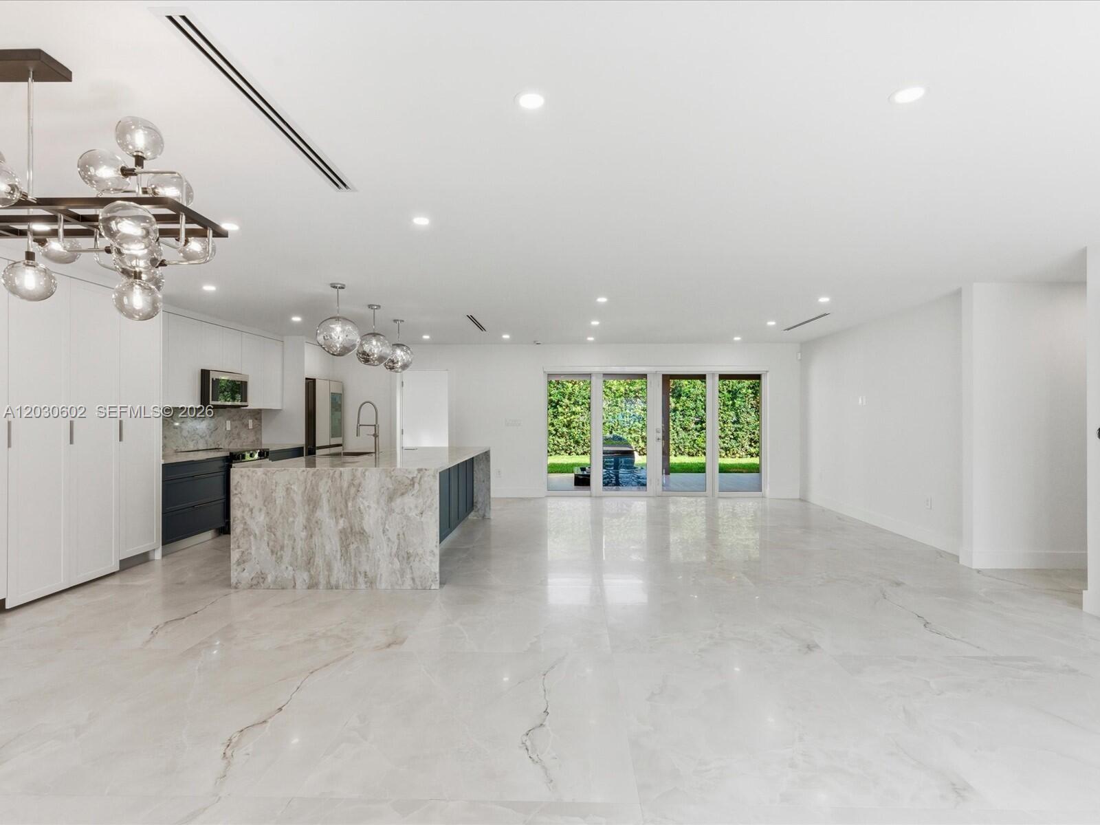 291 E Shore Dr E Miami, FL 33133