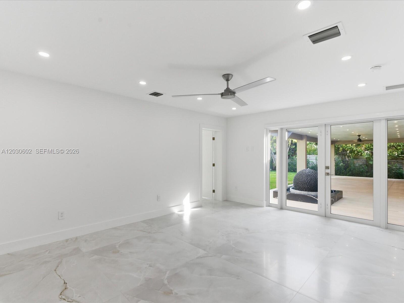 291 E Shore Dr E Miami, FL 33133
