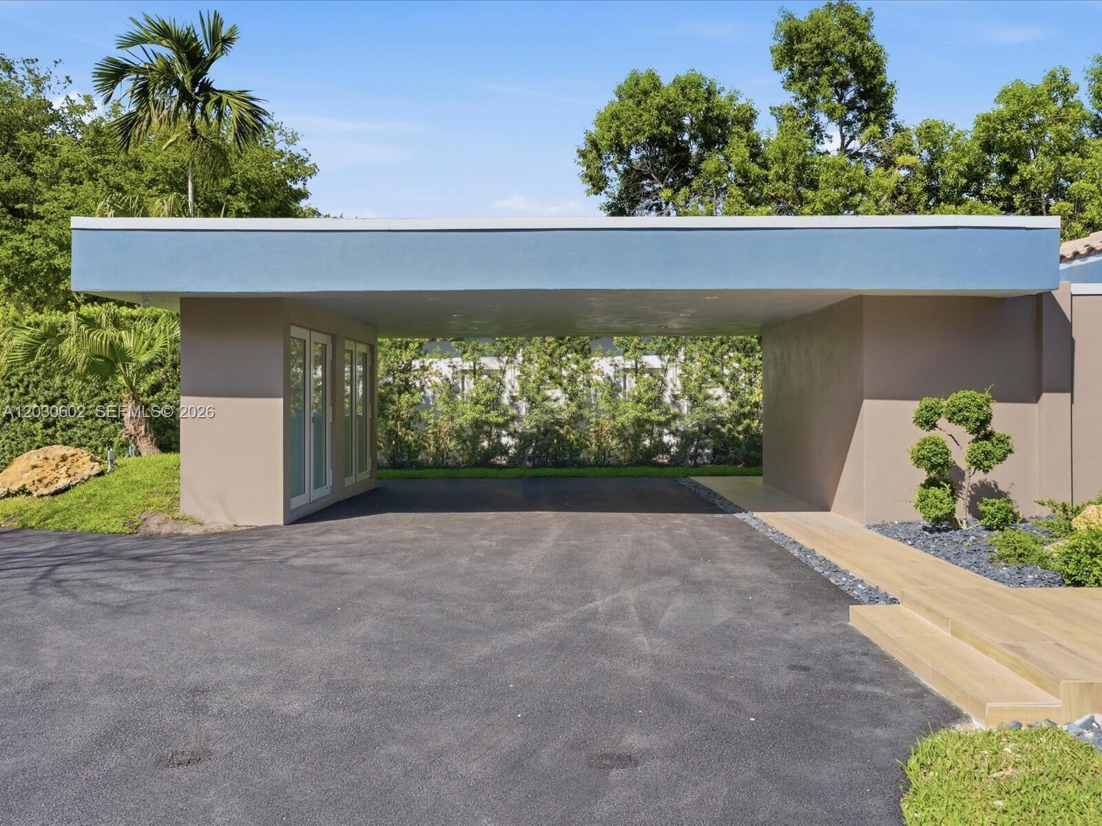 291 E Shore Dr E Miami, FL 33133
