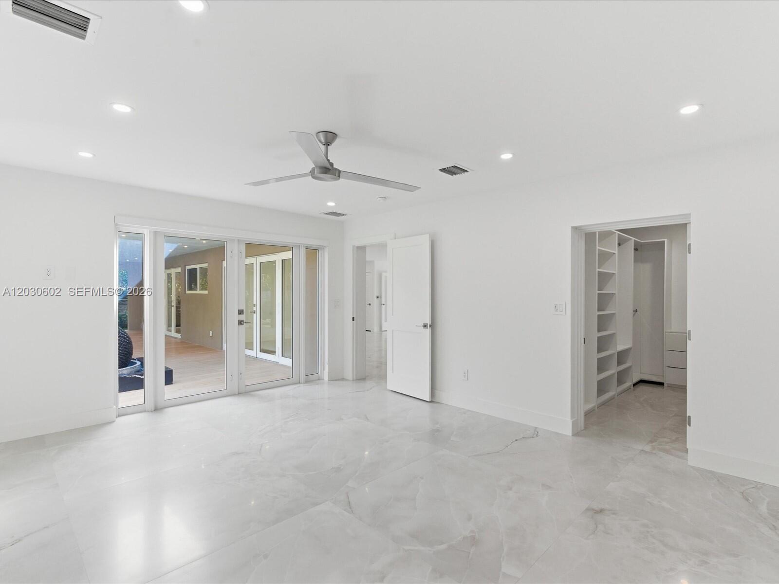 291 E Shore Dr E Miami, FL 33133