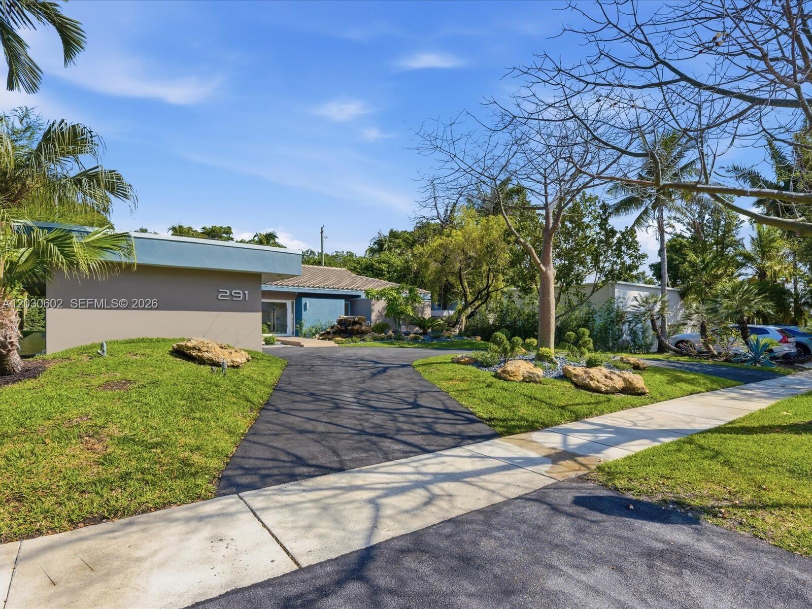 291 E Shore Dr E Miami, FL 33133
