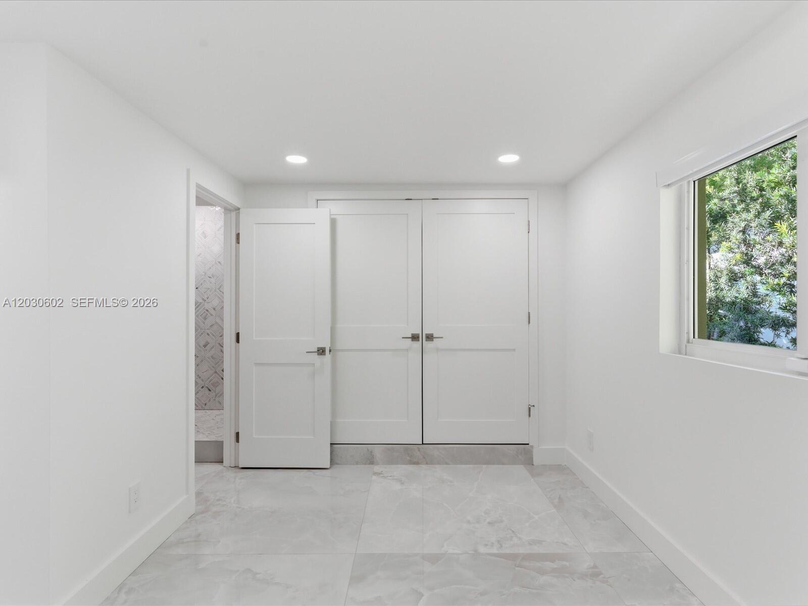 291 E Shore Dr E Miami, FL 33133