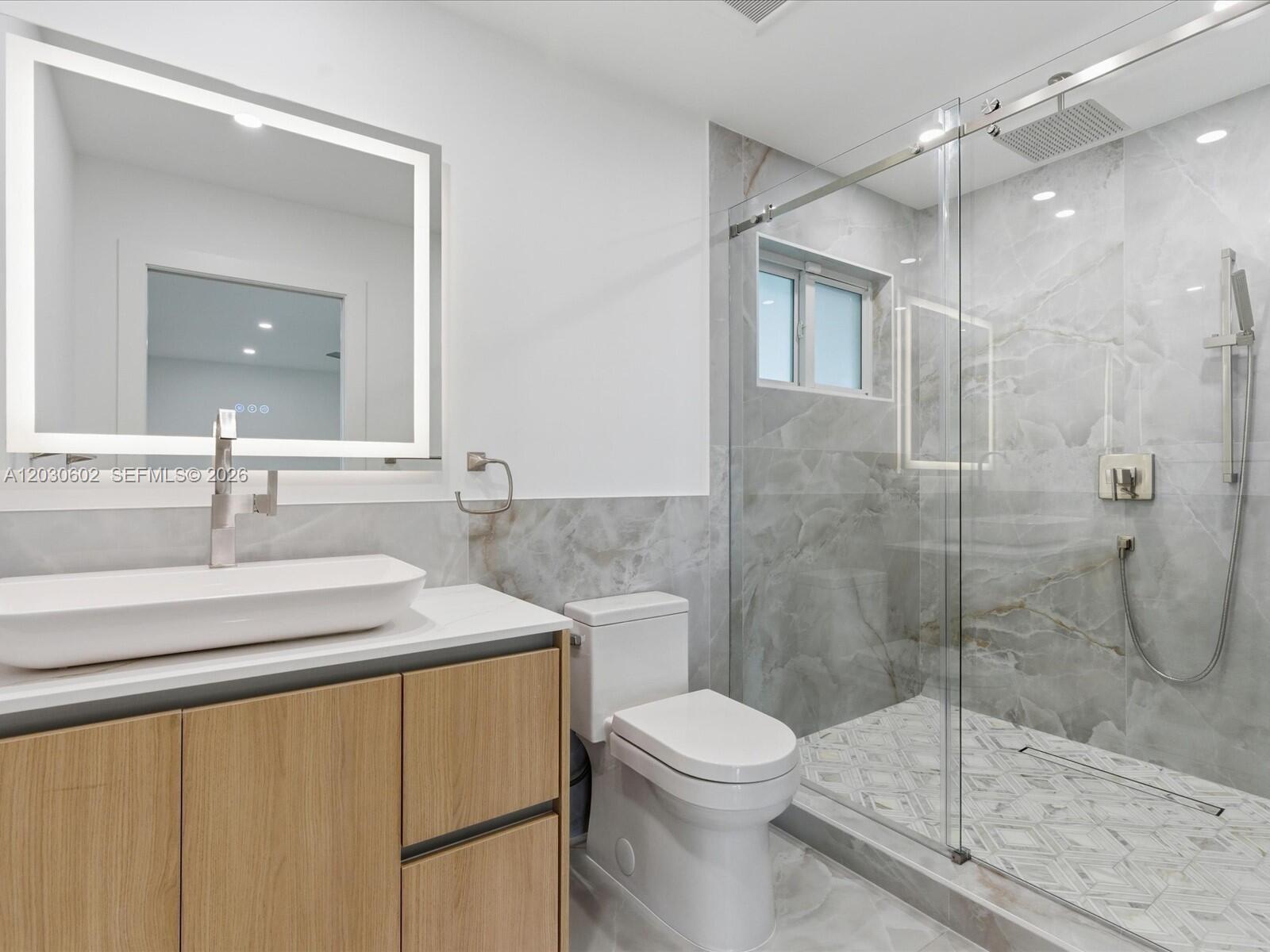 291 E Shore Dr E Miami, FL 33133