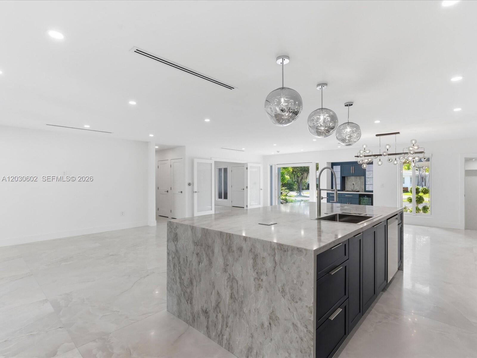 291 E Shore Dr E Miami, FL 33133