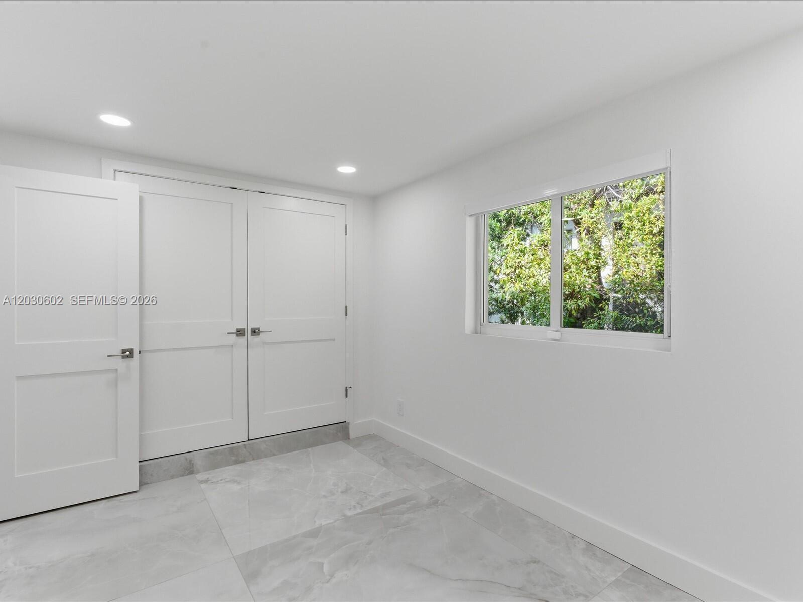 291 E Shore Dr E Miami, FL 33133