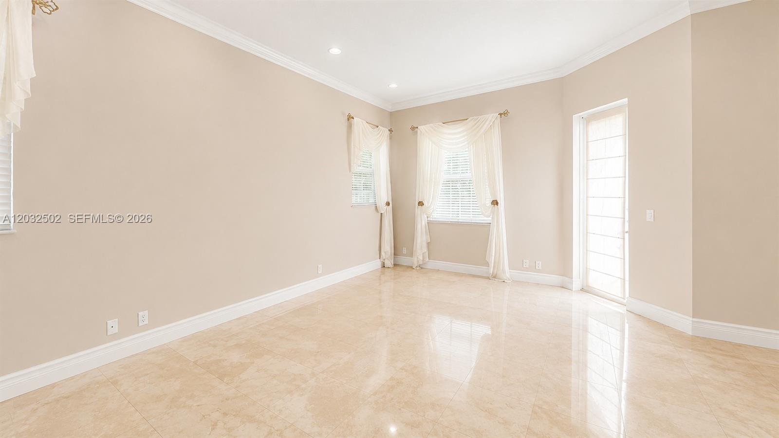5751 SW 59th #5751 South Miami, FL 33143