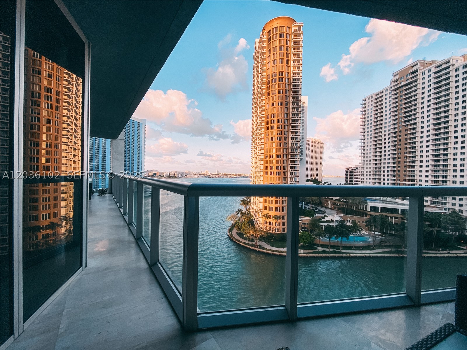 image Icon Brickell I0