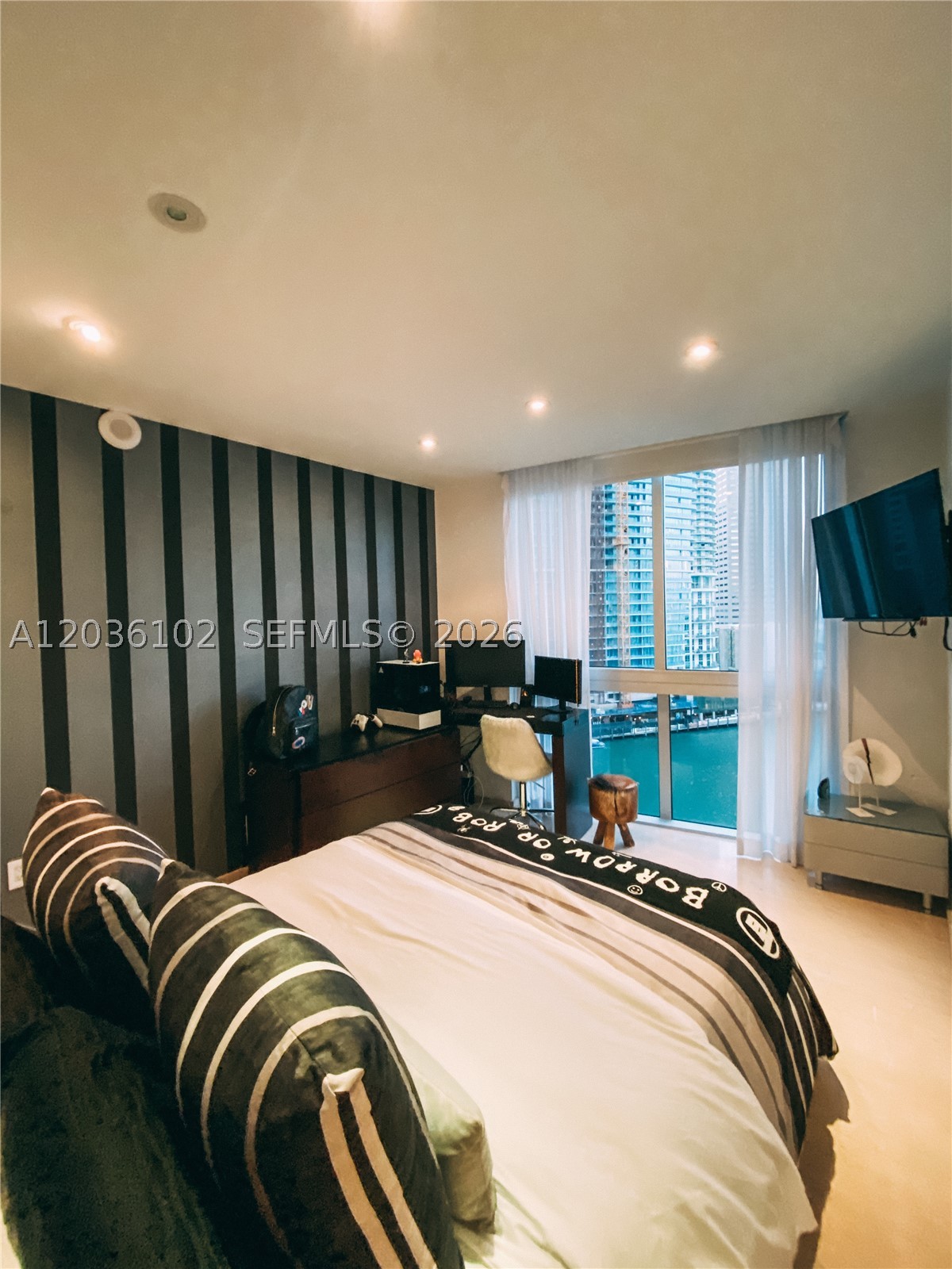 image Icon Brickell I10