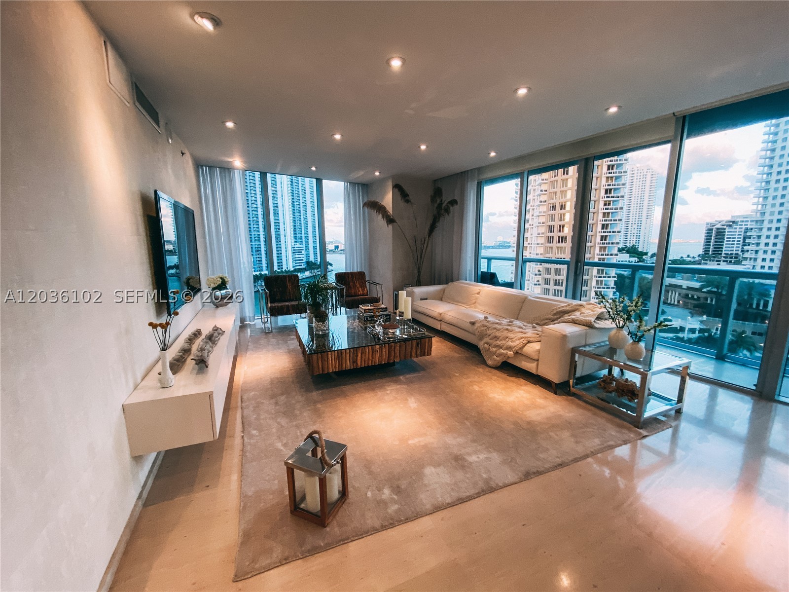 image Icon Brickell I3