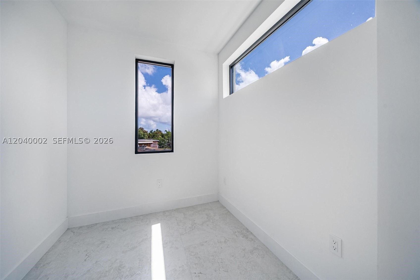 2939 SW 21st St Miami, FL 33145
