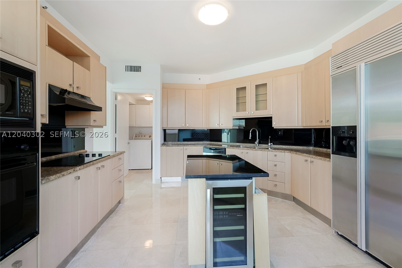 300 S Pointe Dr #405 Miami Beach, FL 33139