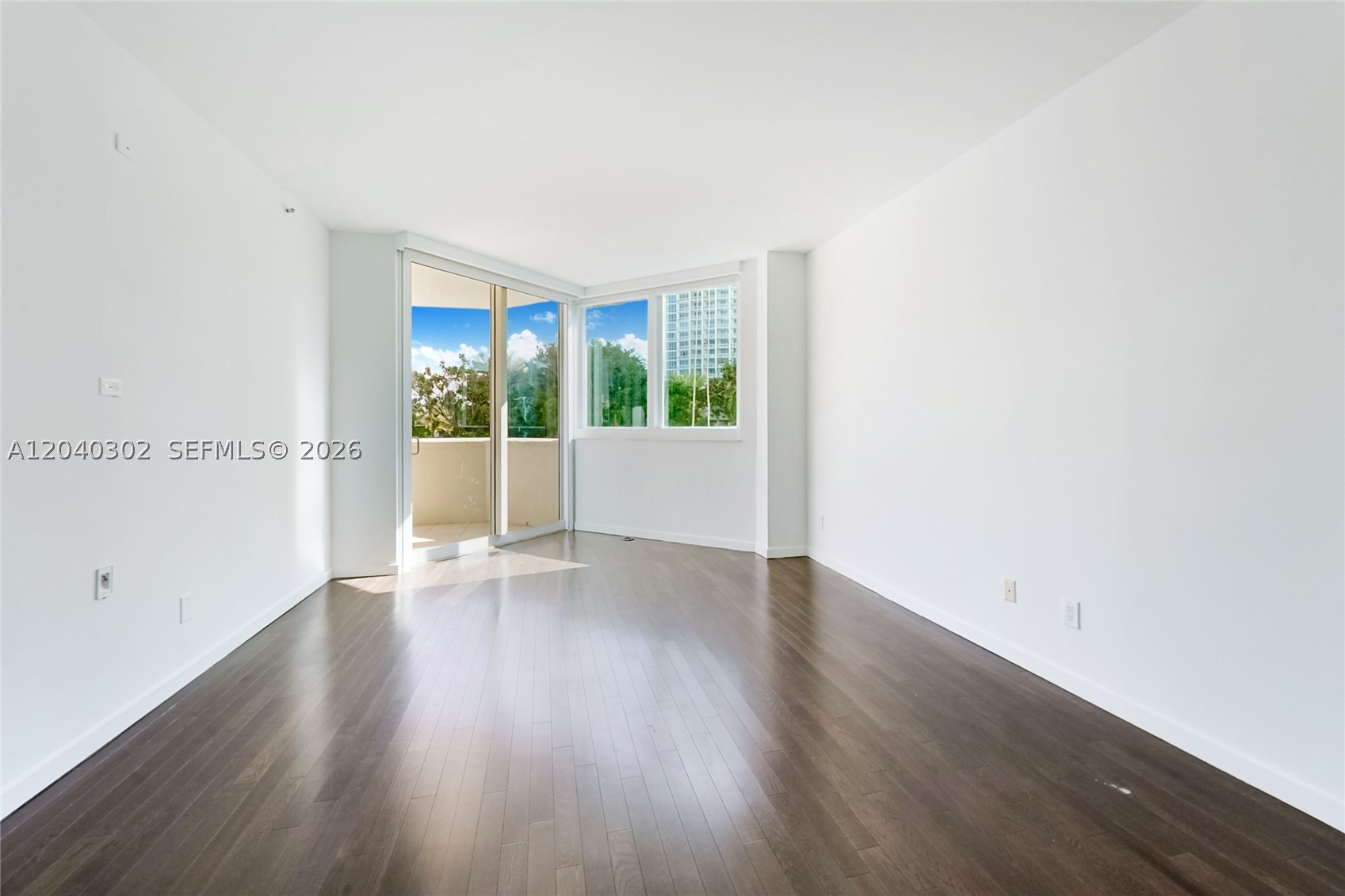 300 S Pointe Dr #405 Miami Beach, FL 33139
