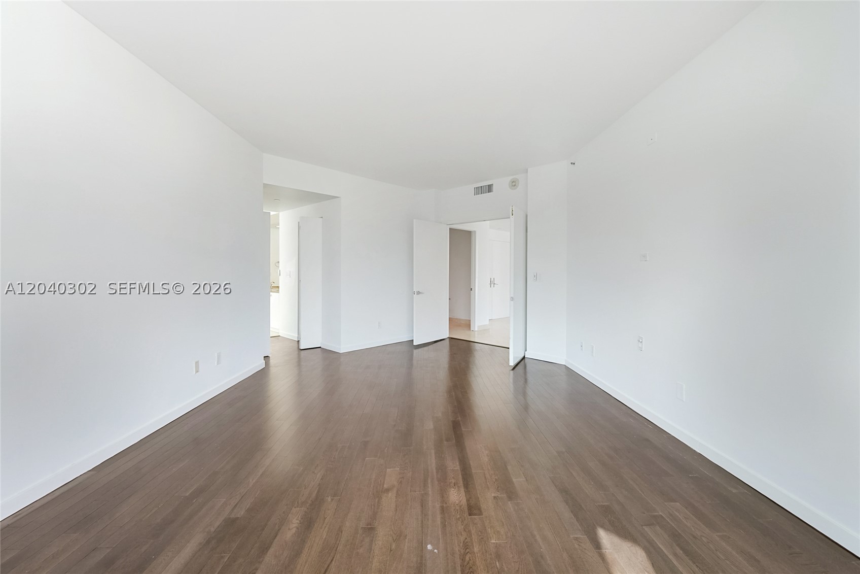 300 S Pointe Dr #405 Miami Beach, FL 33139