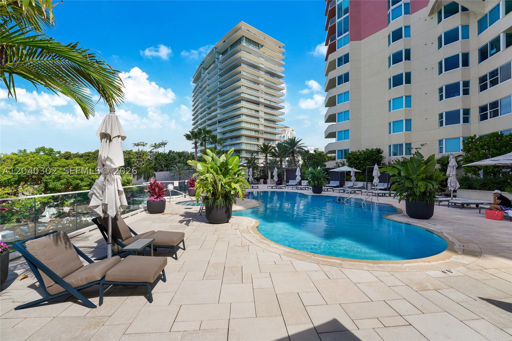 300 S Pointe Dr #405 Miami Beach, FL 33139