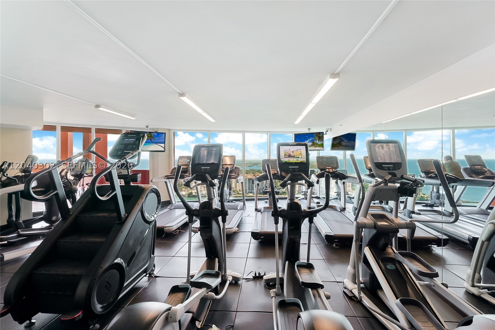 300 S Pointe Dr #405 Miami Beach, FL 33139