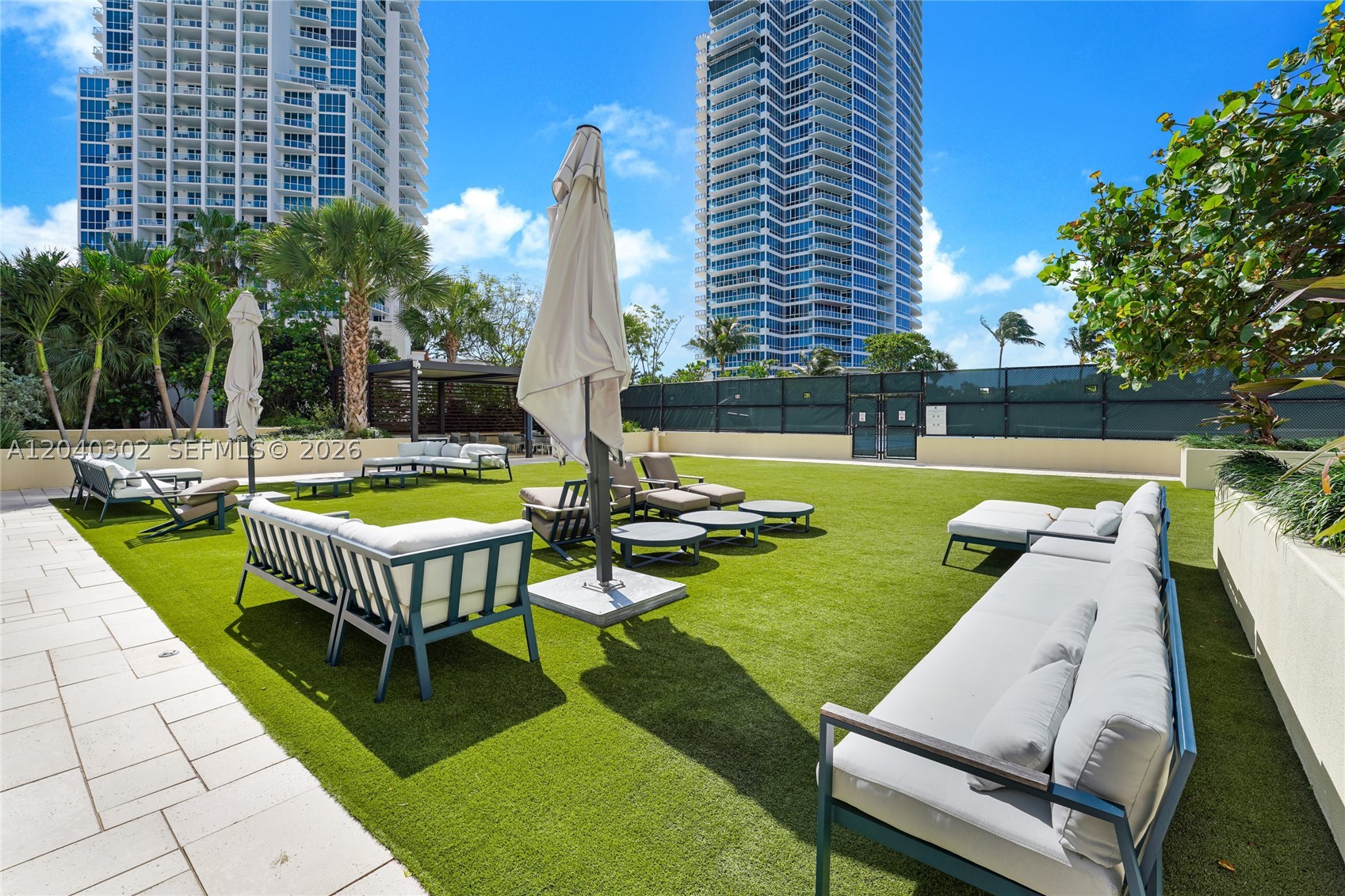 300 S Pointe Dr #405 Miami Beach, FL 33139