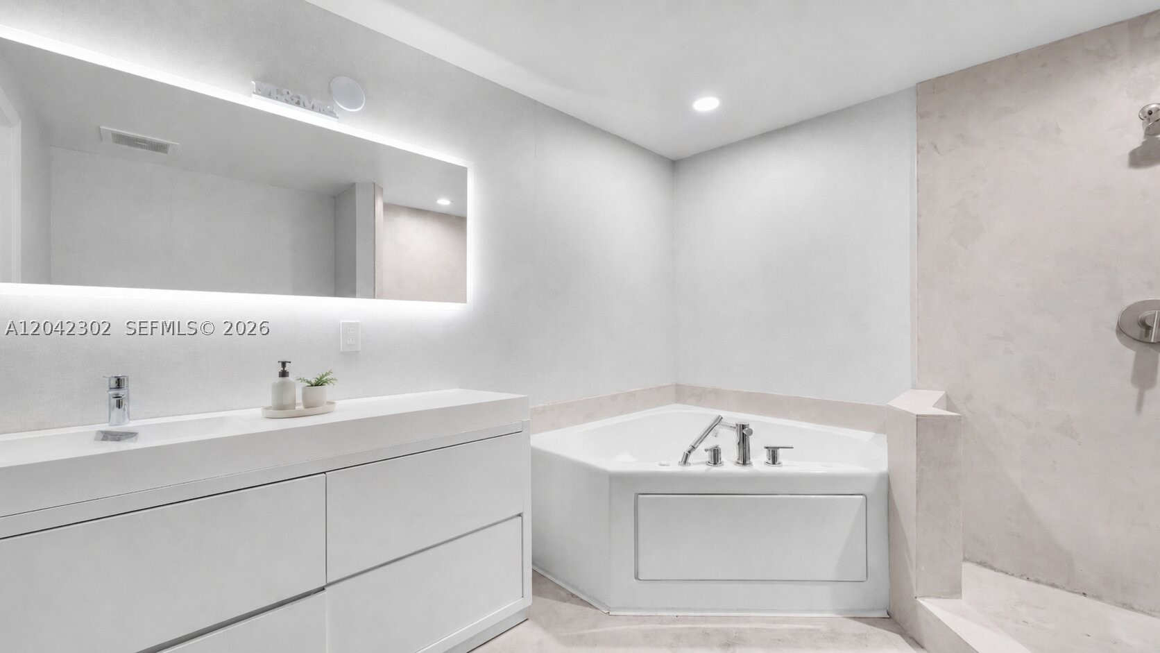 image Uptown Marina Lofts14