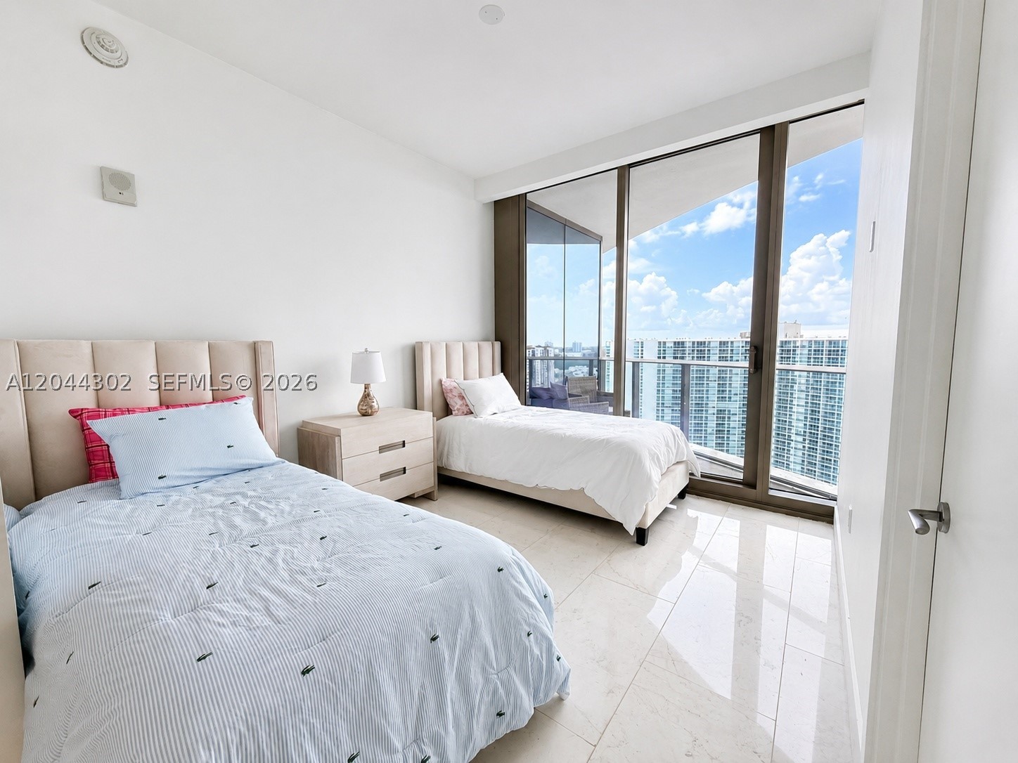 15701 Collins Ave #1703 Sunny Isles Beach, FL 33160