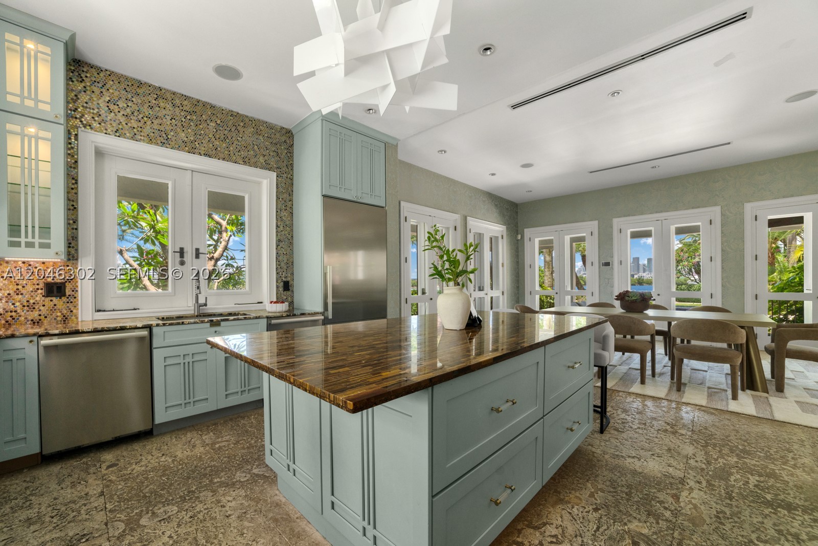 16 Palm Ave Miami Beach, FL 33139