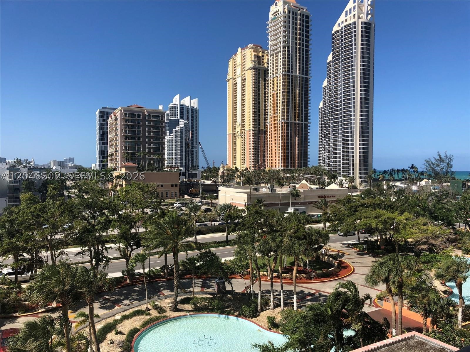 image Winston Towers 6002