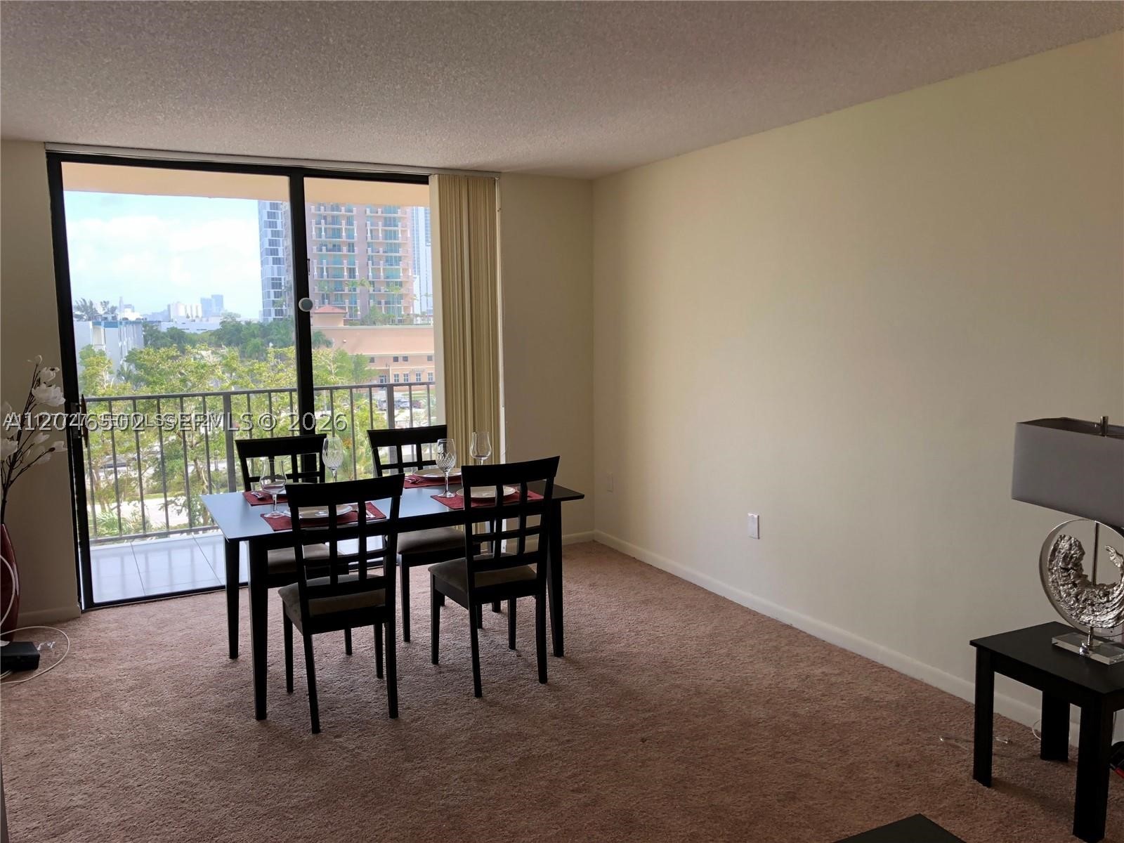 image Winston Towers 6003