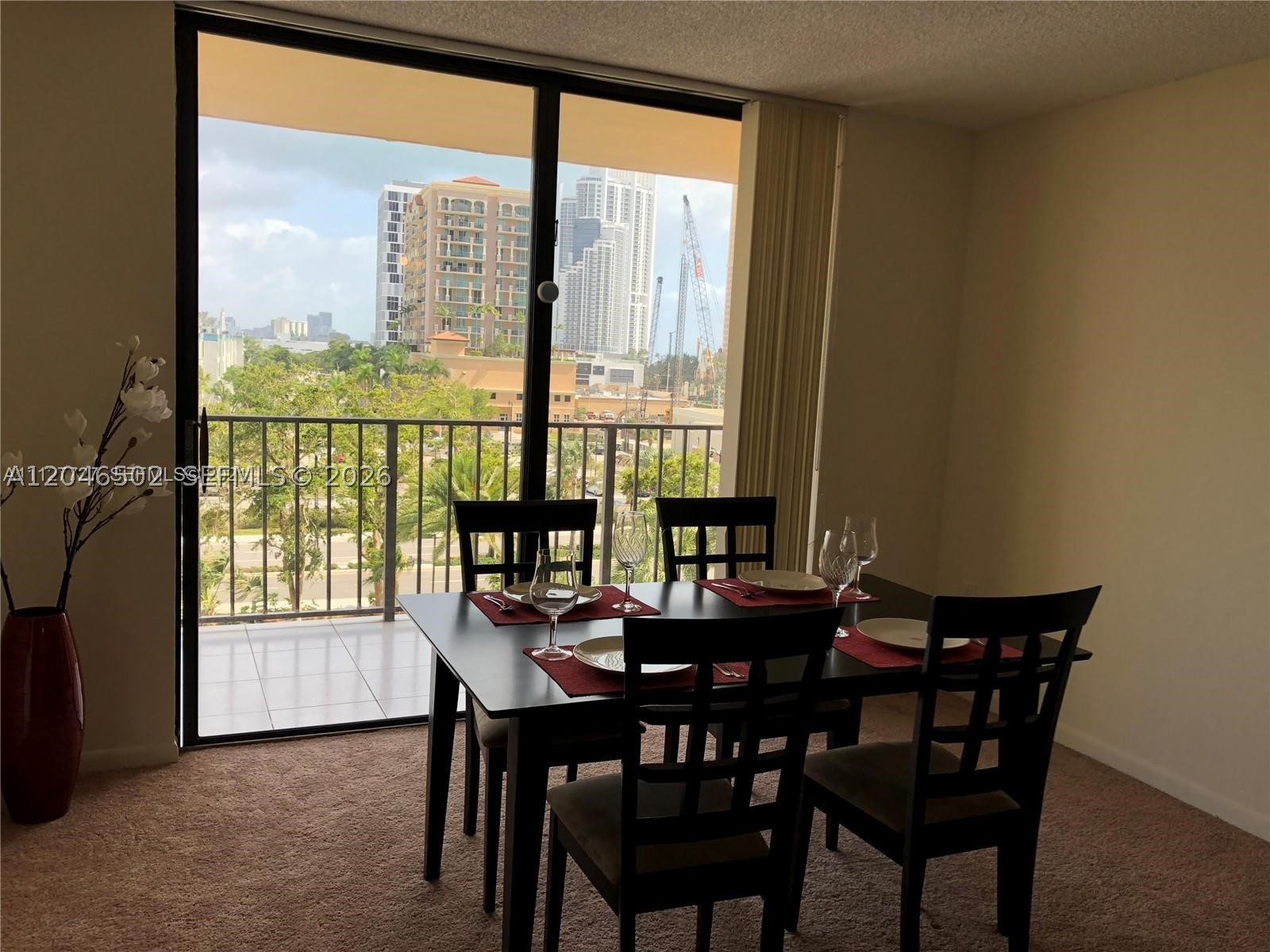 image Winston Towers 6004