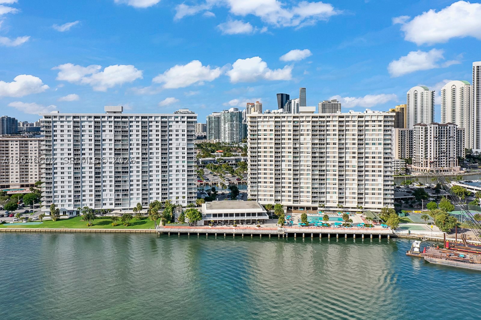 300 Bayview Dr #1709