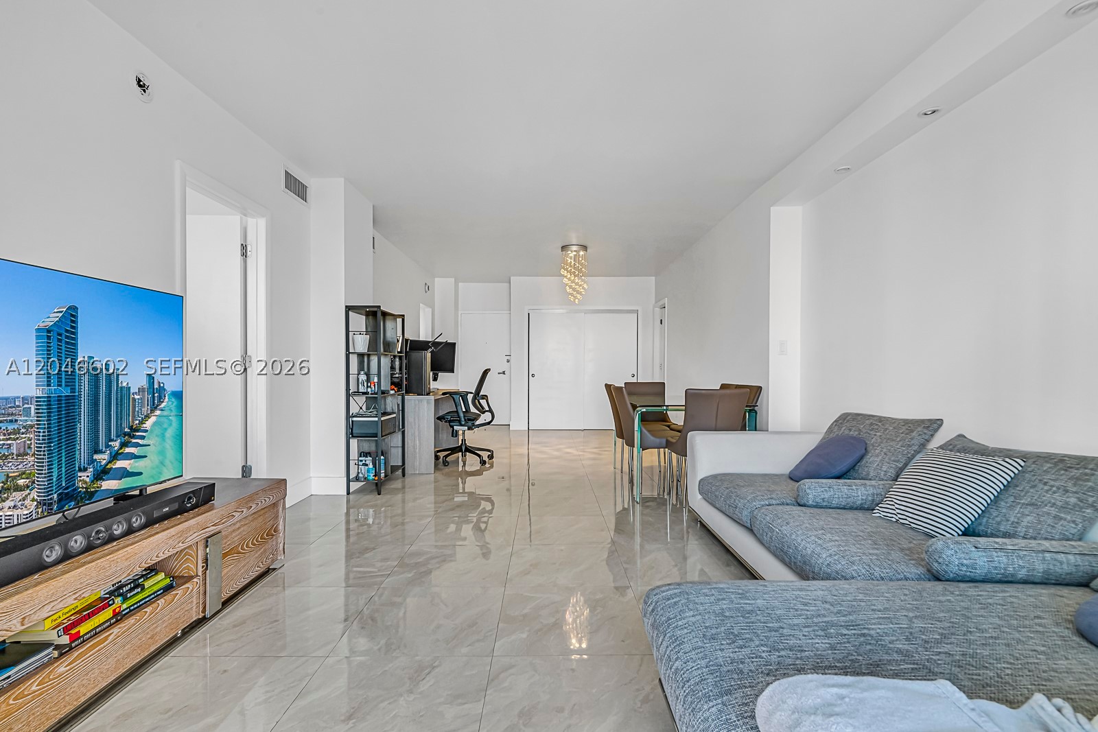 image Arlen House Condo10