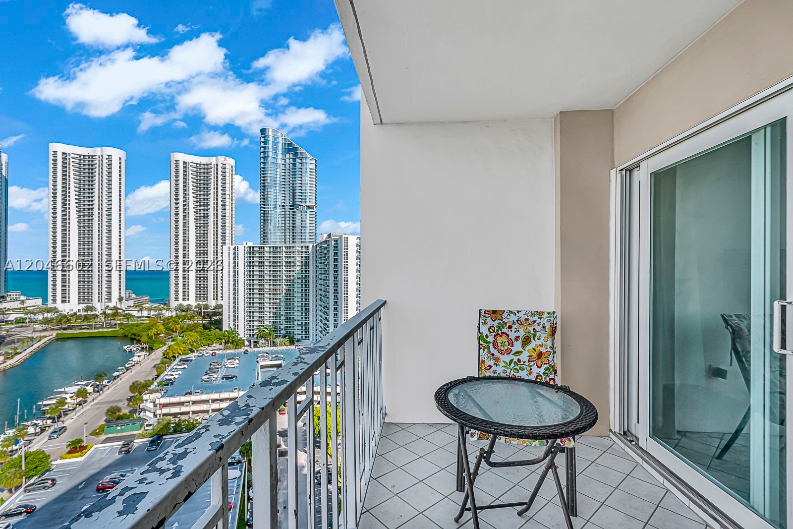 image Arlen House Condo12