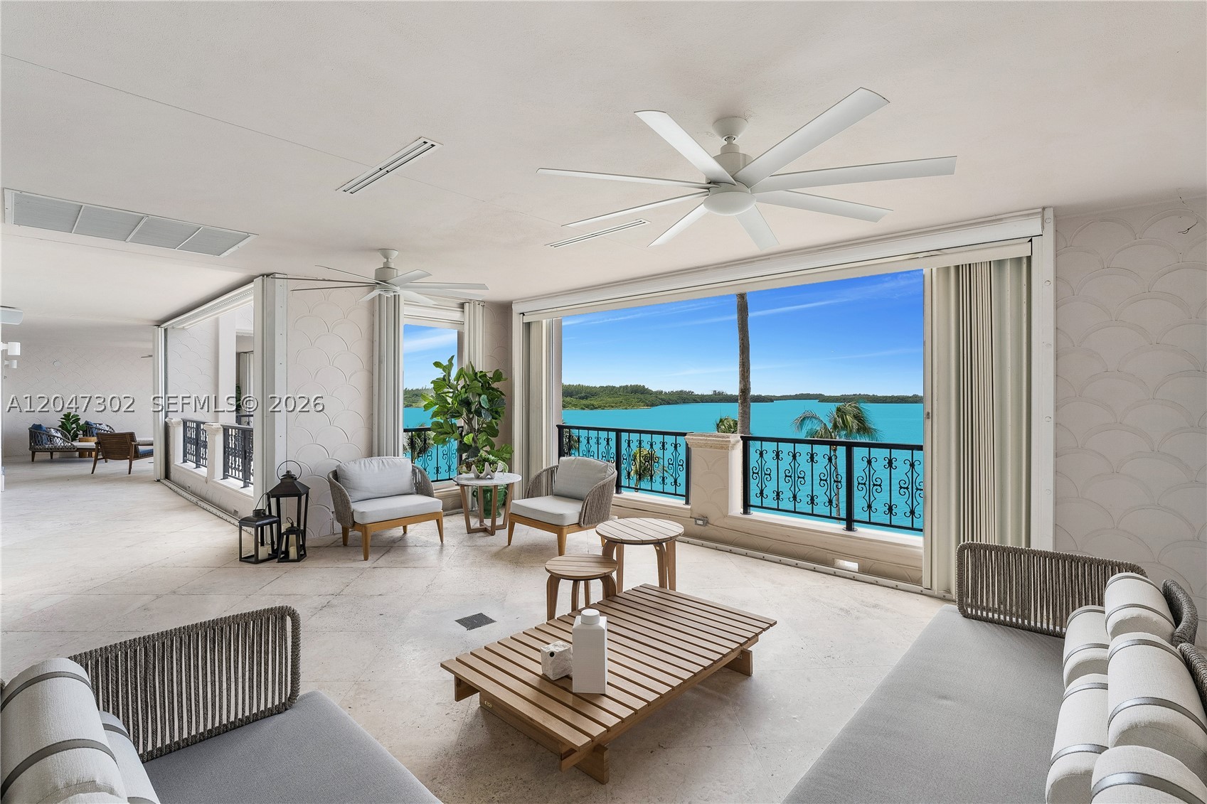 5242 Fisher Is Dr #5242 Miami Beach, FL 33109