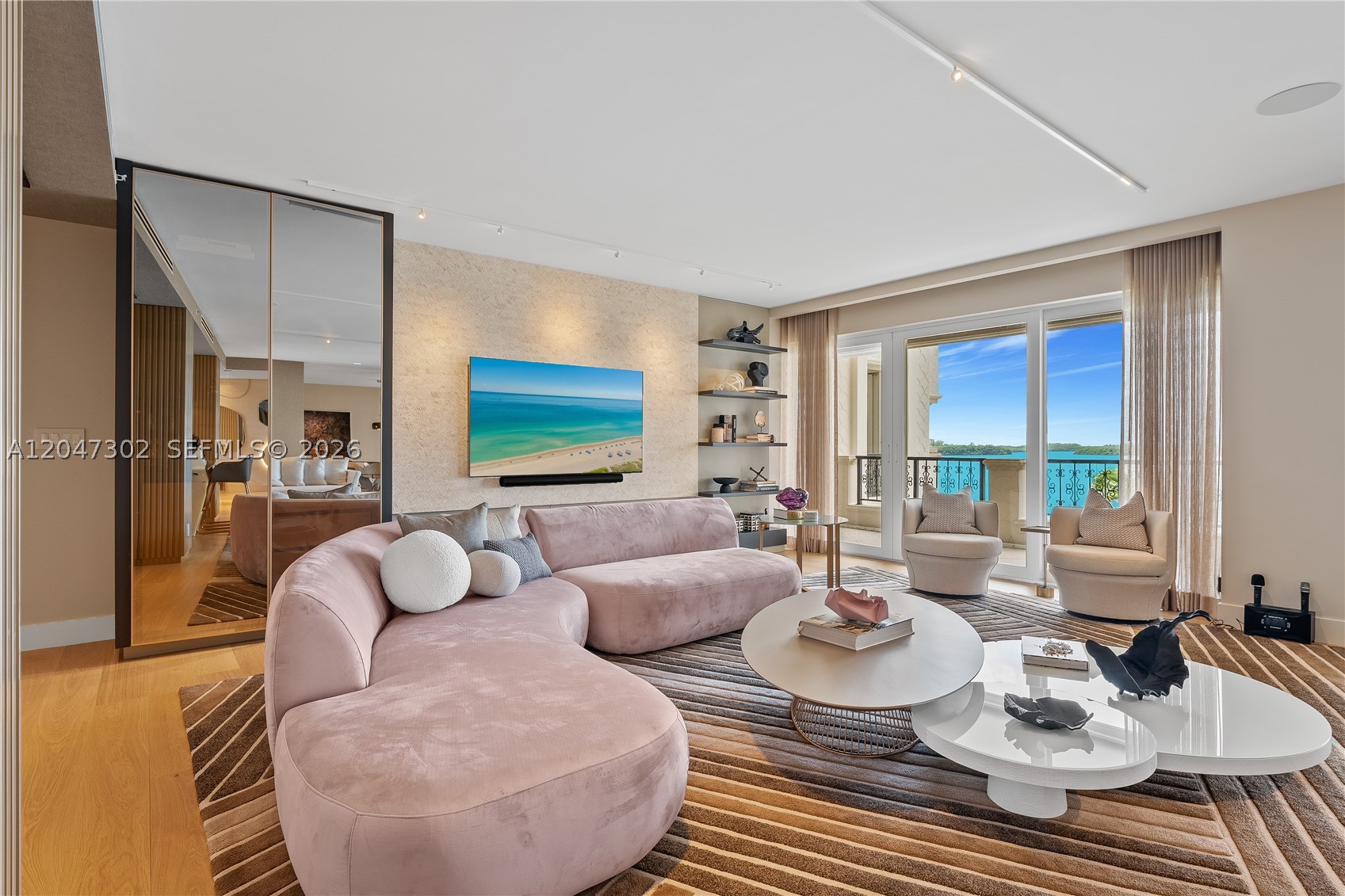 5242 Fisher Is Dr #5242 Miami Beach, FL 33109