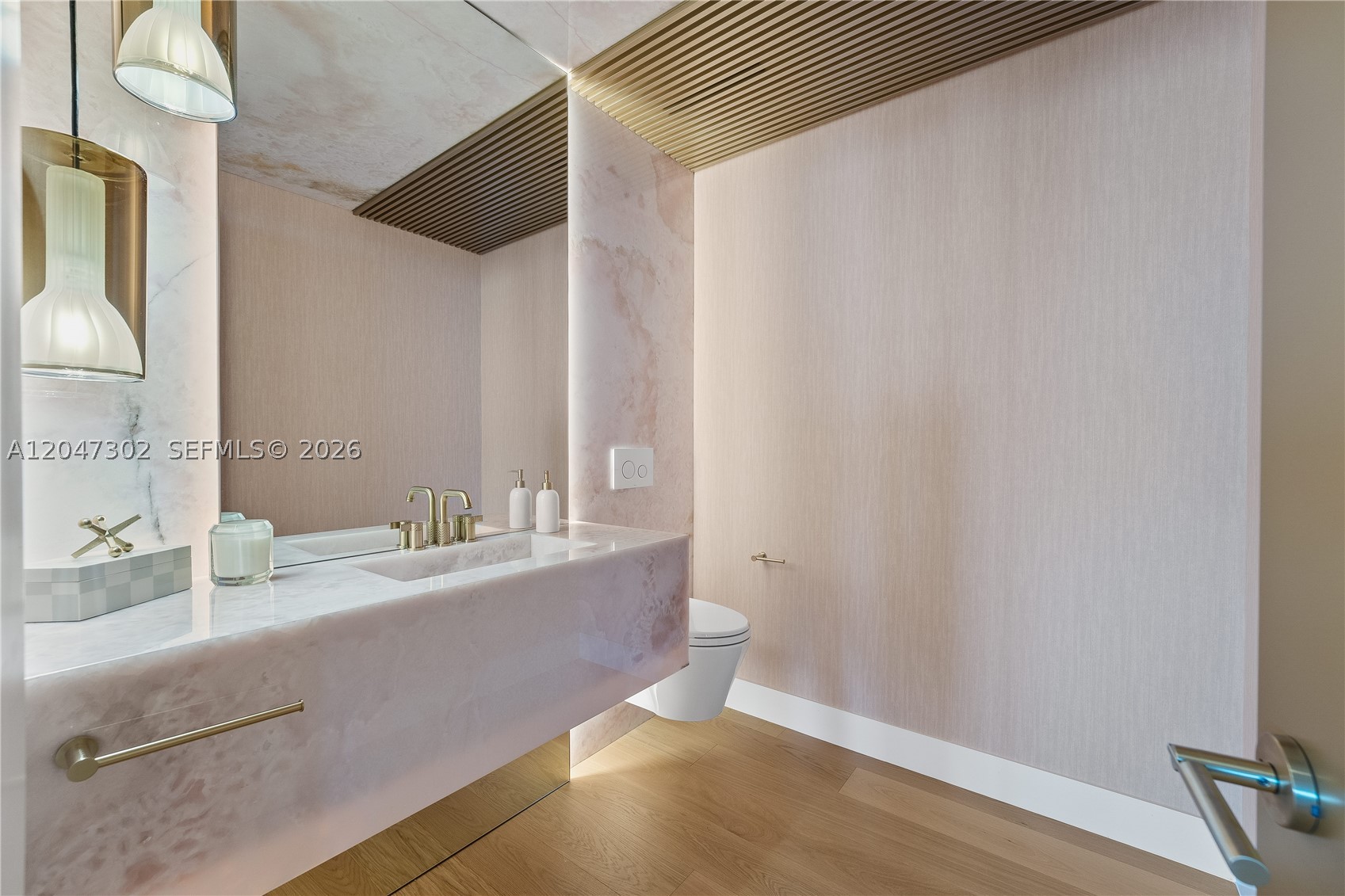 5242 Fisher Is Dr #5242 Miami Beach, FL 33109