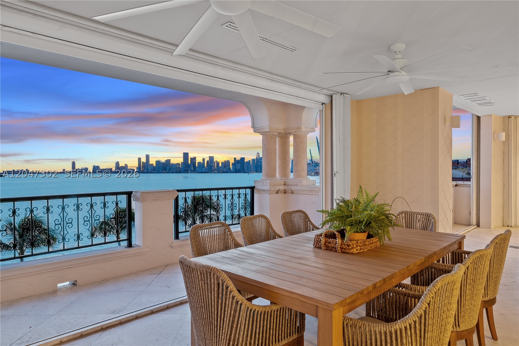 5242 Fisher Is Dr #5242 Miami Beach, FL 33109