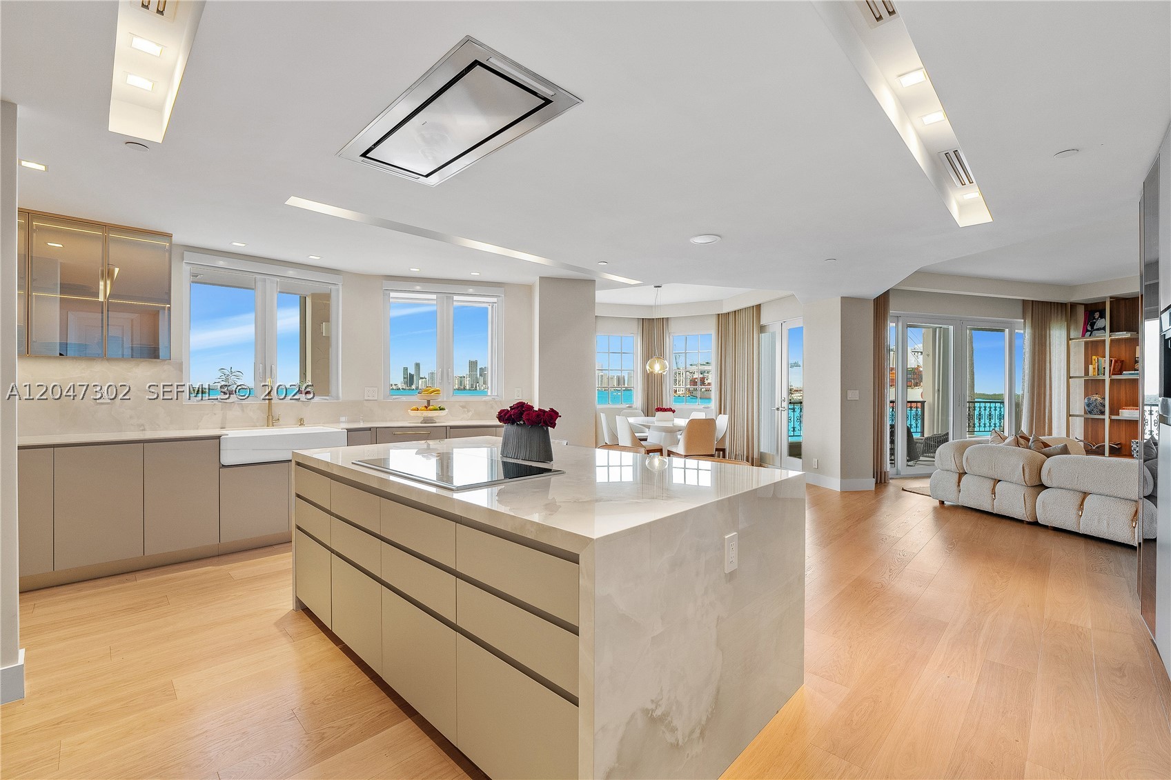 5242 Fisher Is Dr #5242 Miami Beach, FL 33109