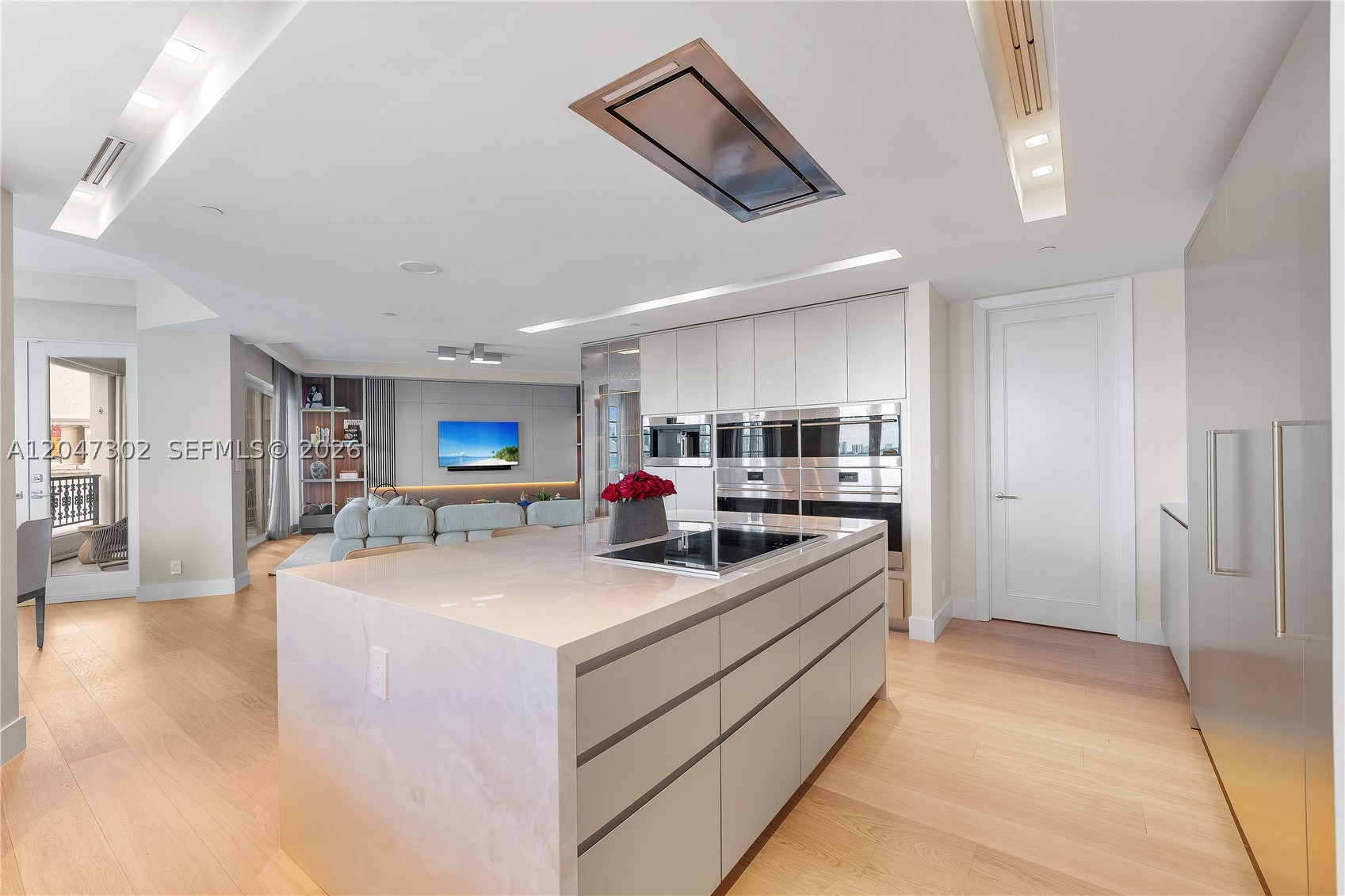 5242 Fisher Is Dr #5242 Miami Beach, FL 33109
