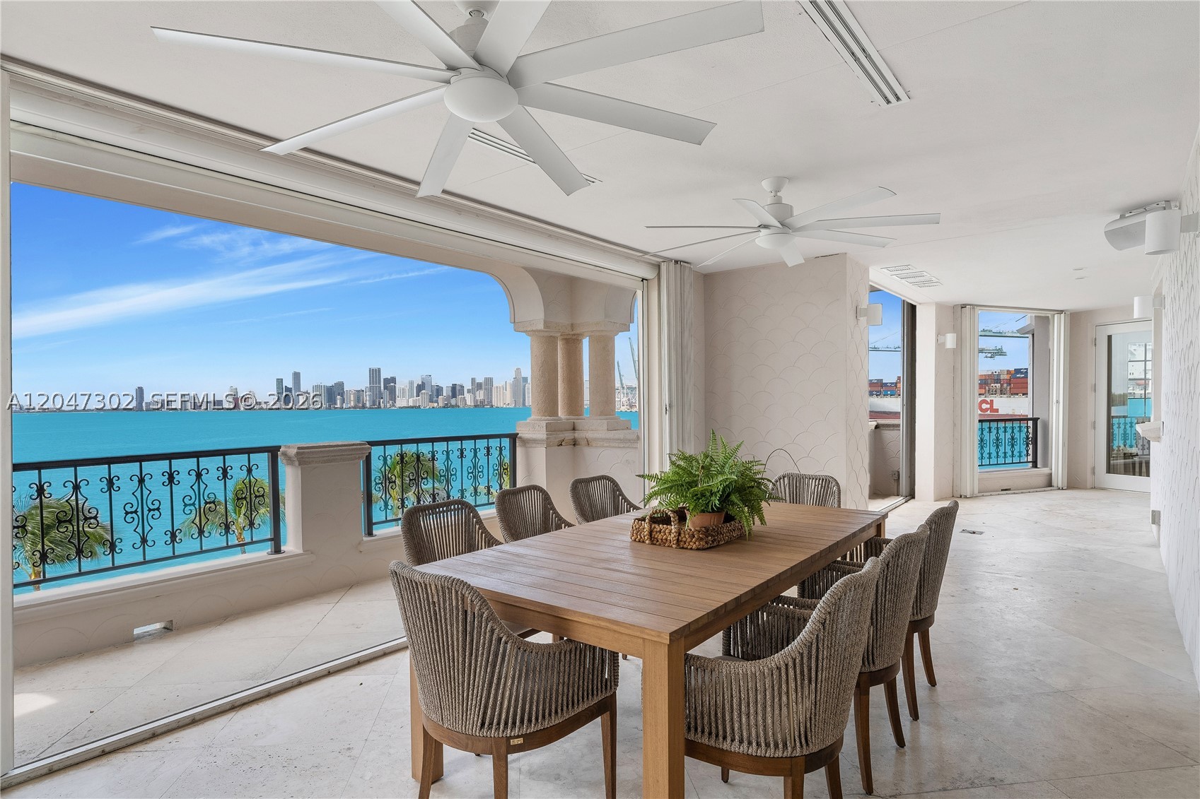 5242 Fisher Is Dr #5242 Miami Beach, FL 33109