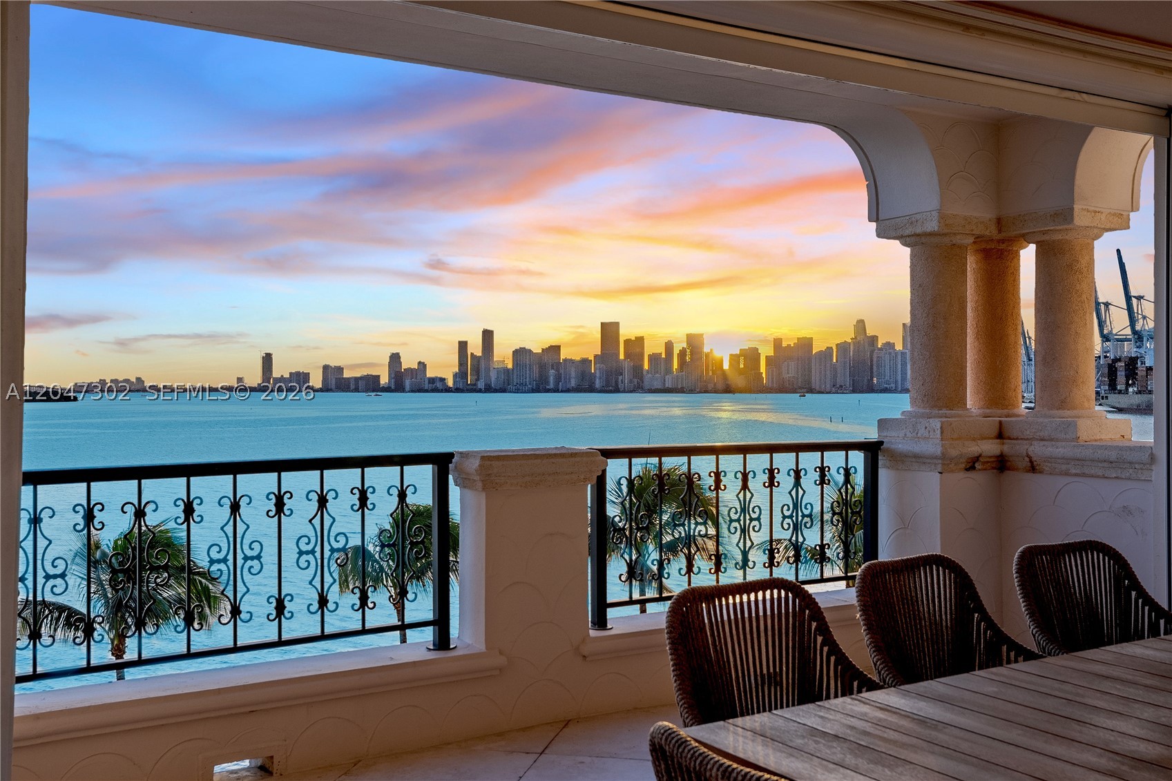 5242 Fisher Is Dr #5242 Miami Beach, FL 33109